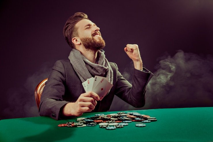 Laporan cashback mingguan dan riwayat promosi di akun bot spaceman